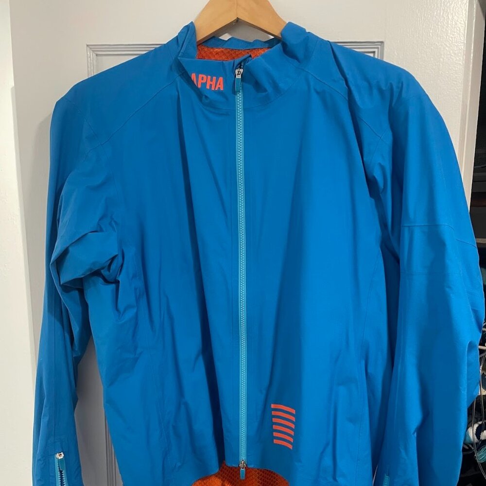 Rapha Men's Pro Team Insulated GORE-TEX Rain Jacket Medium - Used Once